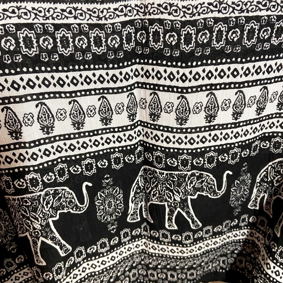 CUTE OPTIONS Black & White Elephant Paisley Boho Print Slit Neck Dress Size M - Picture 5 of 5
